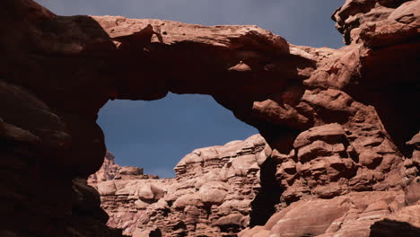 red-stone-arch-in-grand-canyon-park